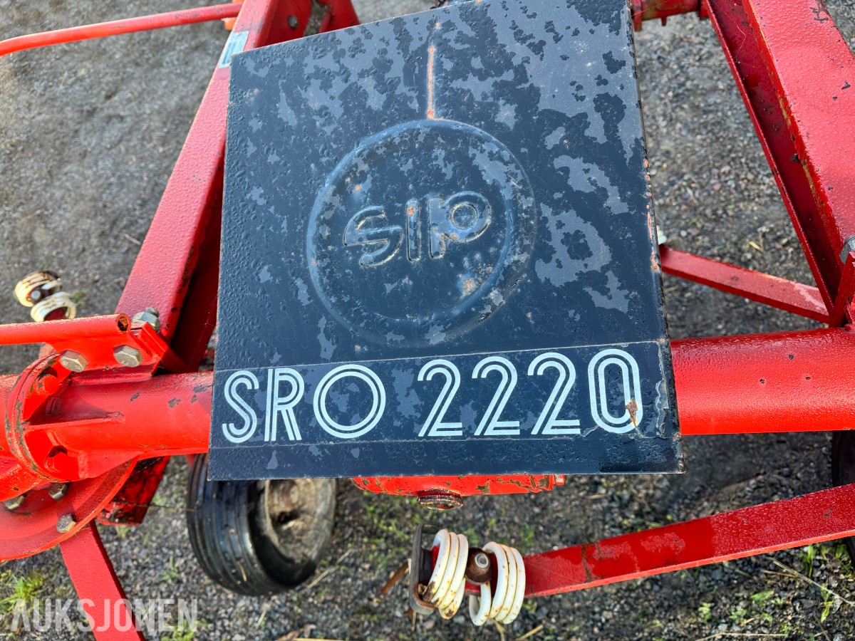 SIP SRO 2220 høyvender/river med to rotorer og PTO-aksel