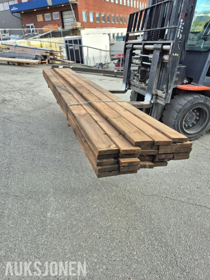 2026 Royal terrassebord 28x120 brun med riller