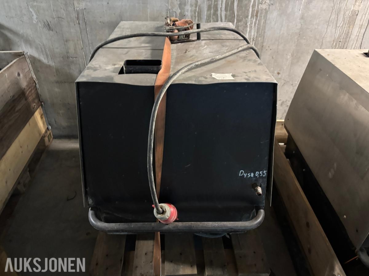 2 stk. varmtvannsvaskere / steamere,  3x400V 32A, lanse med turbodyse