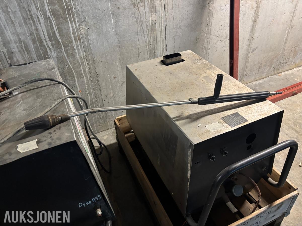 2 stk. varmtvannsvaskere / steamere,  3x400V 32A, lanse med turbodyse