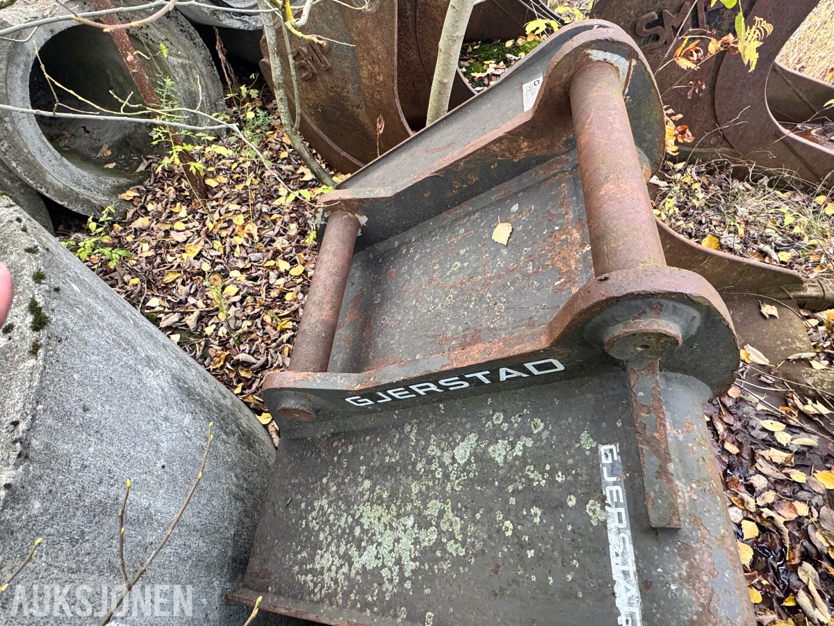 Gjerstad S60 Graveskuffe med tenner, 1100 mm 700L
