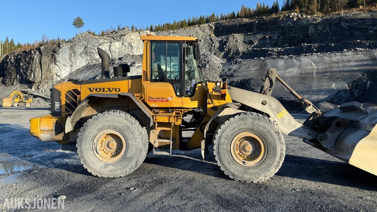 2010 Volvo 120F hjullaster 15515t m/ vekt