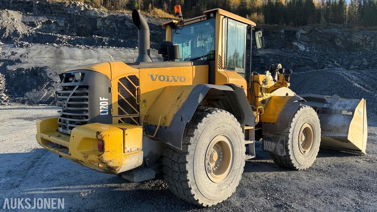 2010 Volvo 120F hjullaster 15515t m/ vekt
