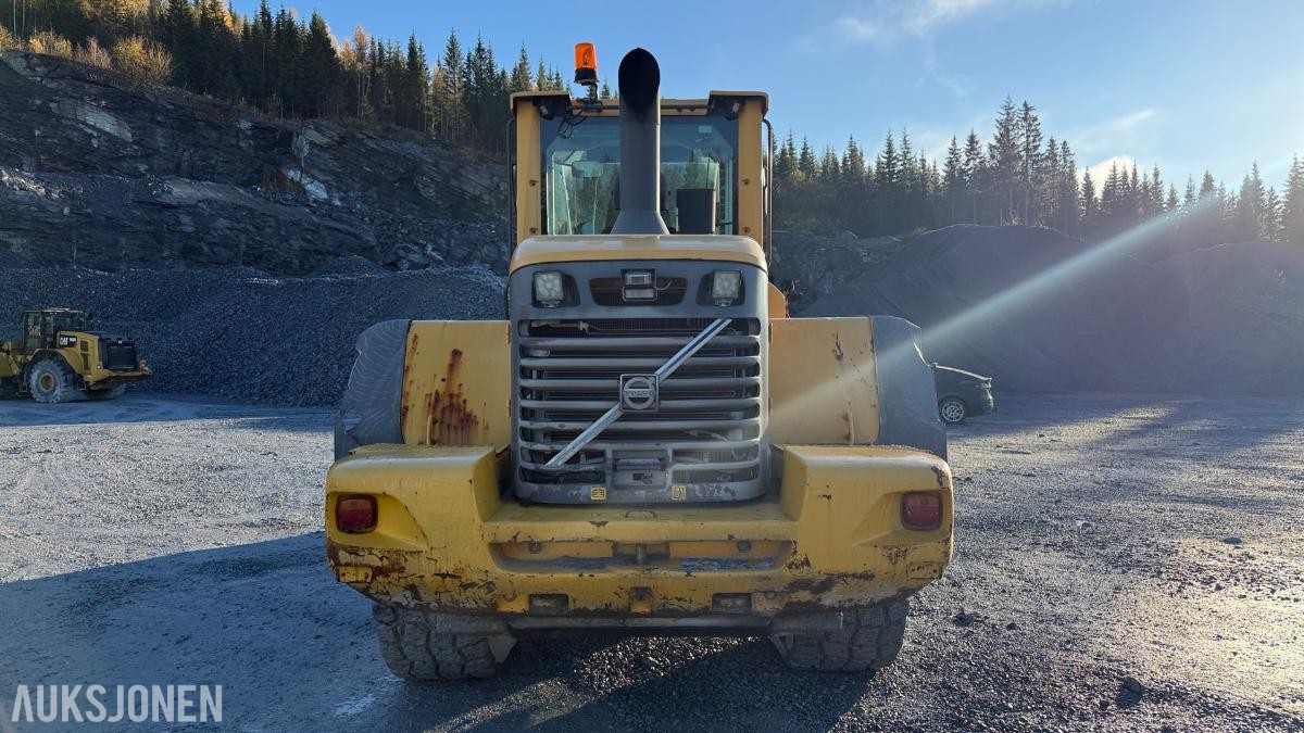 2010 Volvo 120F hjullaster 15515t m/ vekt