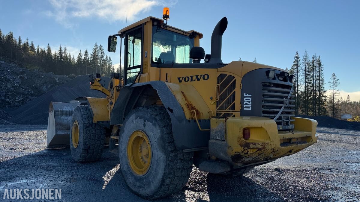 2010 Volvo 120F hjullaster 15515t m/ vekt