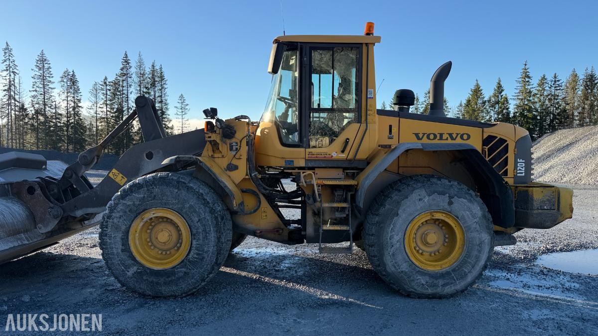 2010 Volvo 120F hjullaster 15515t m/ vekt