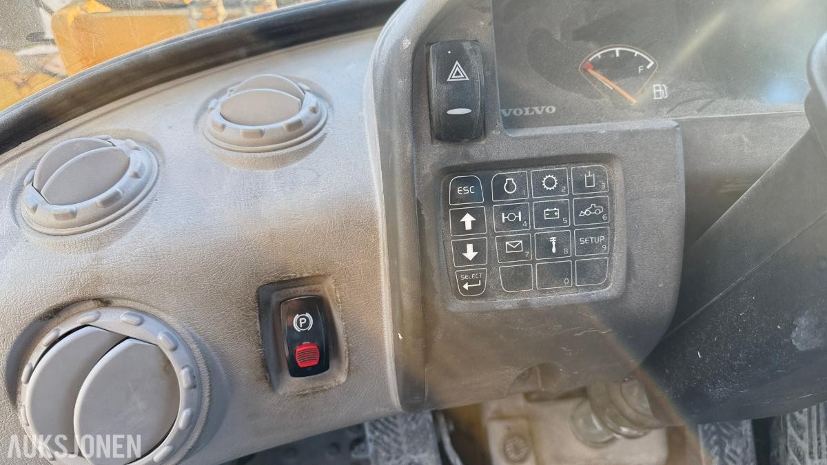 2010 Volvo 120F hjullaster 15515t m/ vekt