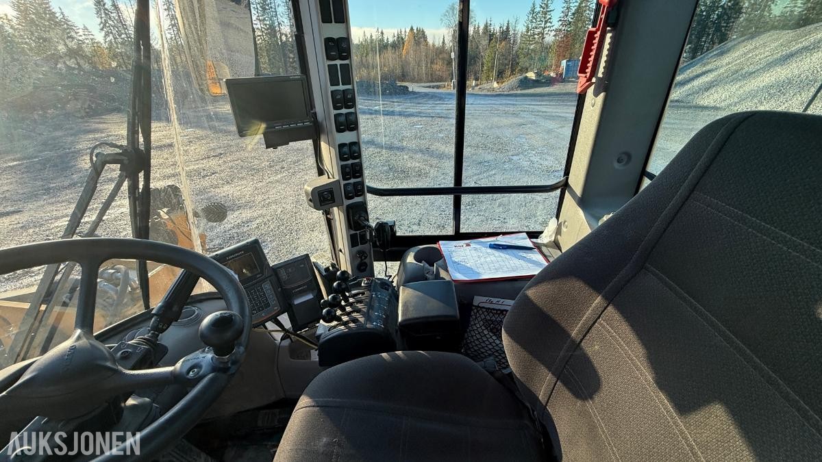 2010 Volvo 120F hjullaster 15515t m/ vekt