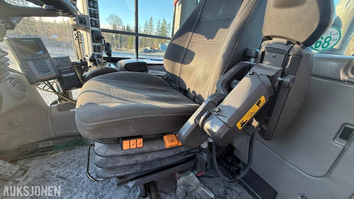 2010 Volvo 120F hjullaster 15515t m/ vekt