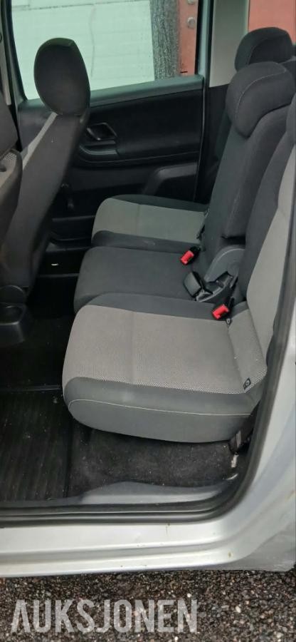 2011 SKODA ROOMSTER 1.6 TDI 105HK GOD BRUKSSTAND