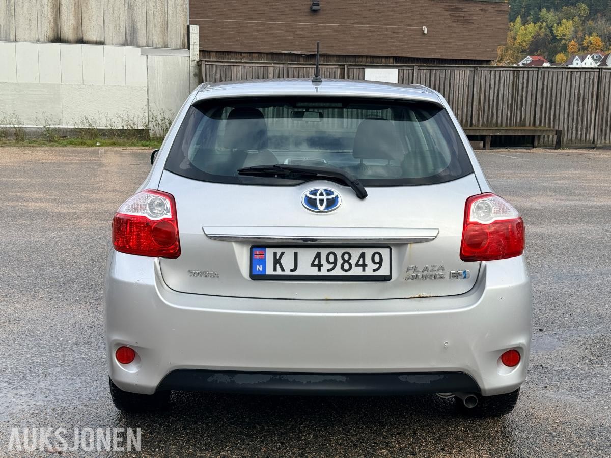 2011 Toyota Auris 1.8-99, 254317km