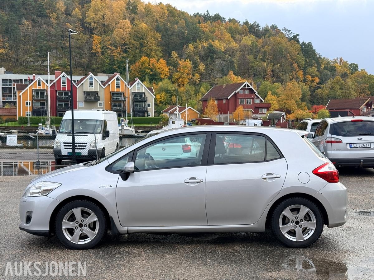 2011 Toyota Auris 1.8-99, 254317km