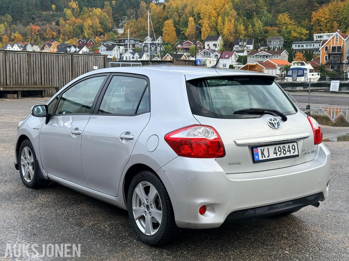 2011 Toyota Auris 1.8-99, 254317km