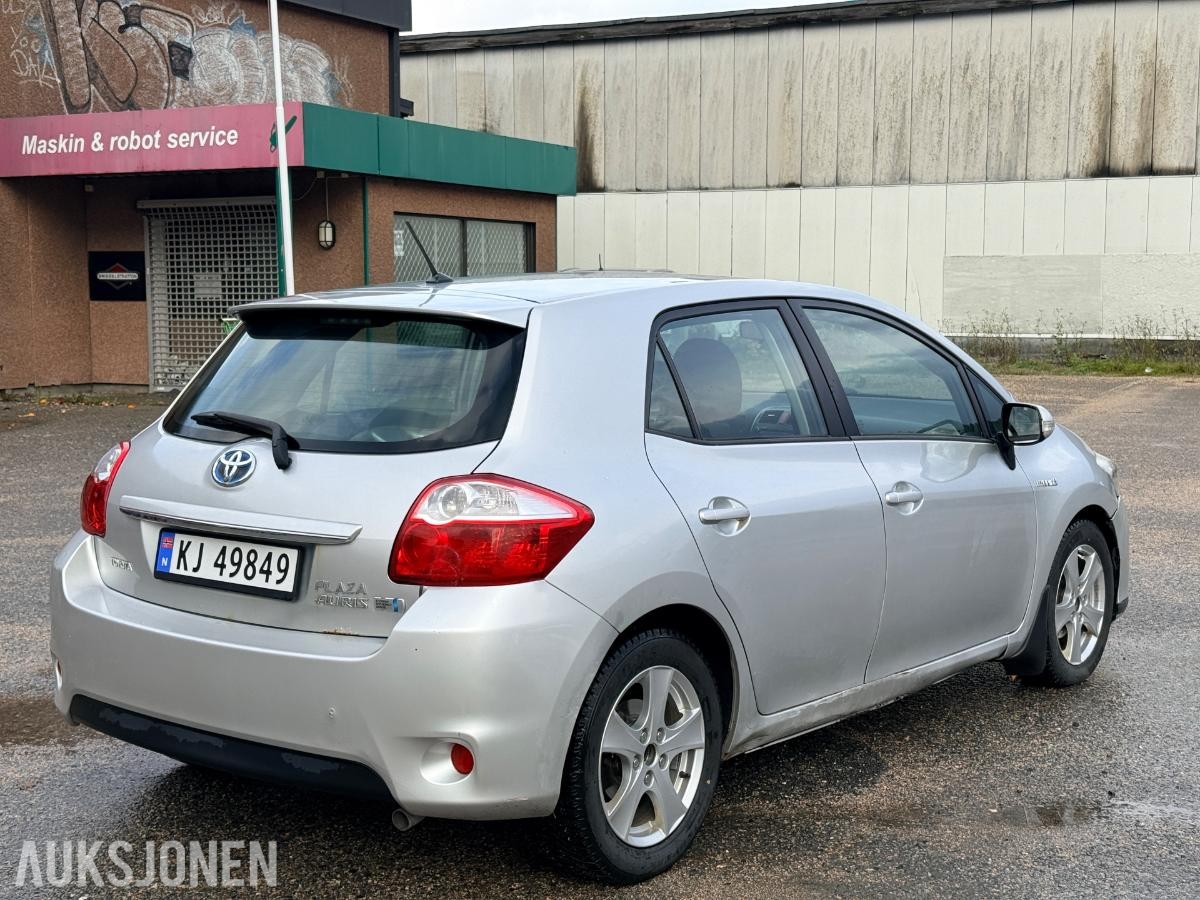 2011 Toyota Auris 1.8-99, 254317km