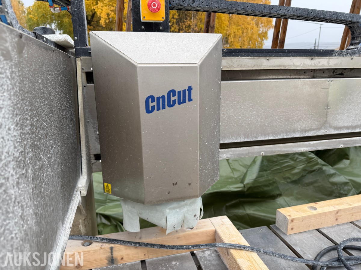 2 stk. Scandivent CNC-maskiner og reservedeler | CnCut-C4 og CnCut C3