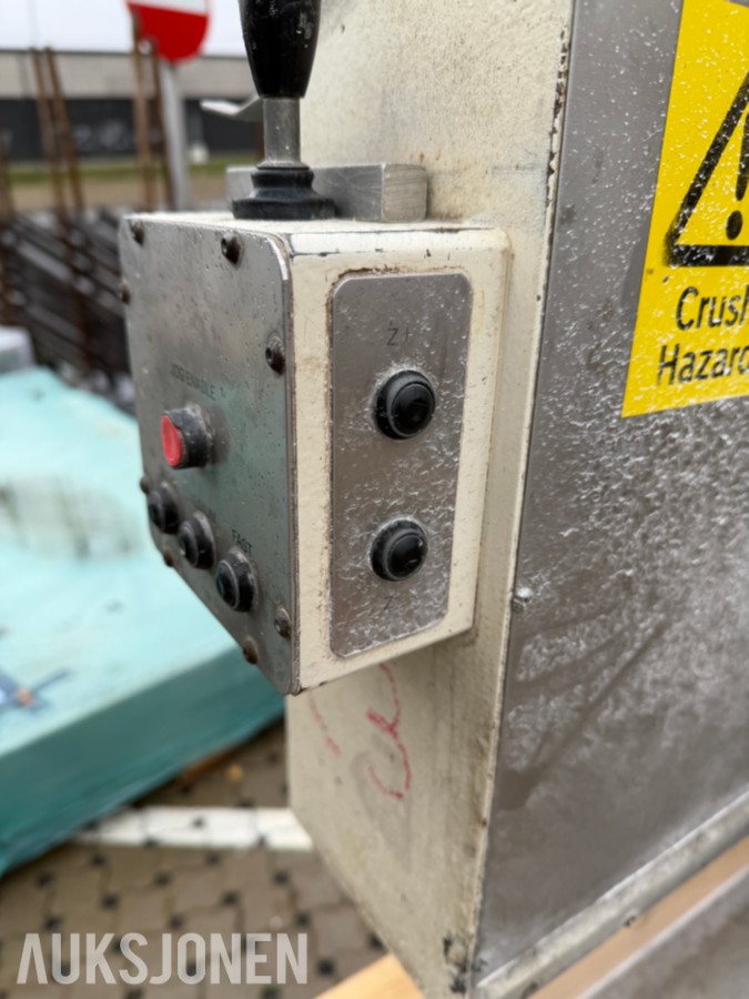 2 stk. Scandivent CNC-maskiner og reservedeler | CnCut-C4 og CnCut C3