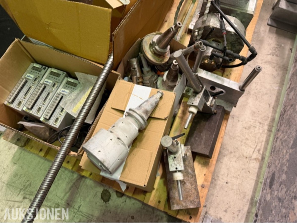 2 stk. Scandivent CNC-maskiner og reservedeler | CnCut-C4 og CnCut C3