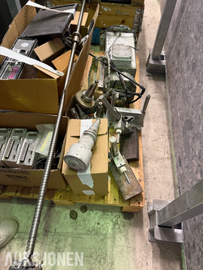2 stk. Scandivent CNC-maskiner og reservedeler | CnCut-C4 og CnCut C3