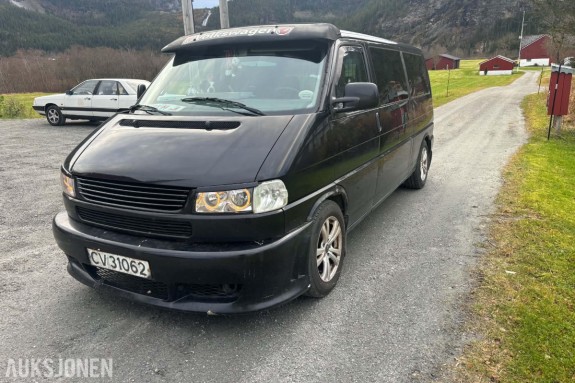 2000 Volkswagen Caravelle 2,5 TDi, Hengerfeste, S+V dekk, EU OK til 06.2028