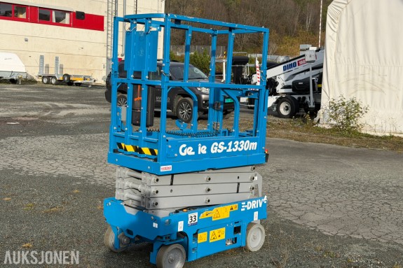 2020 Genie Genie GS-1330 elektrisk sakselift med E-Drive og Genie SmartLink-styring - Bare 108 timer