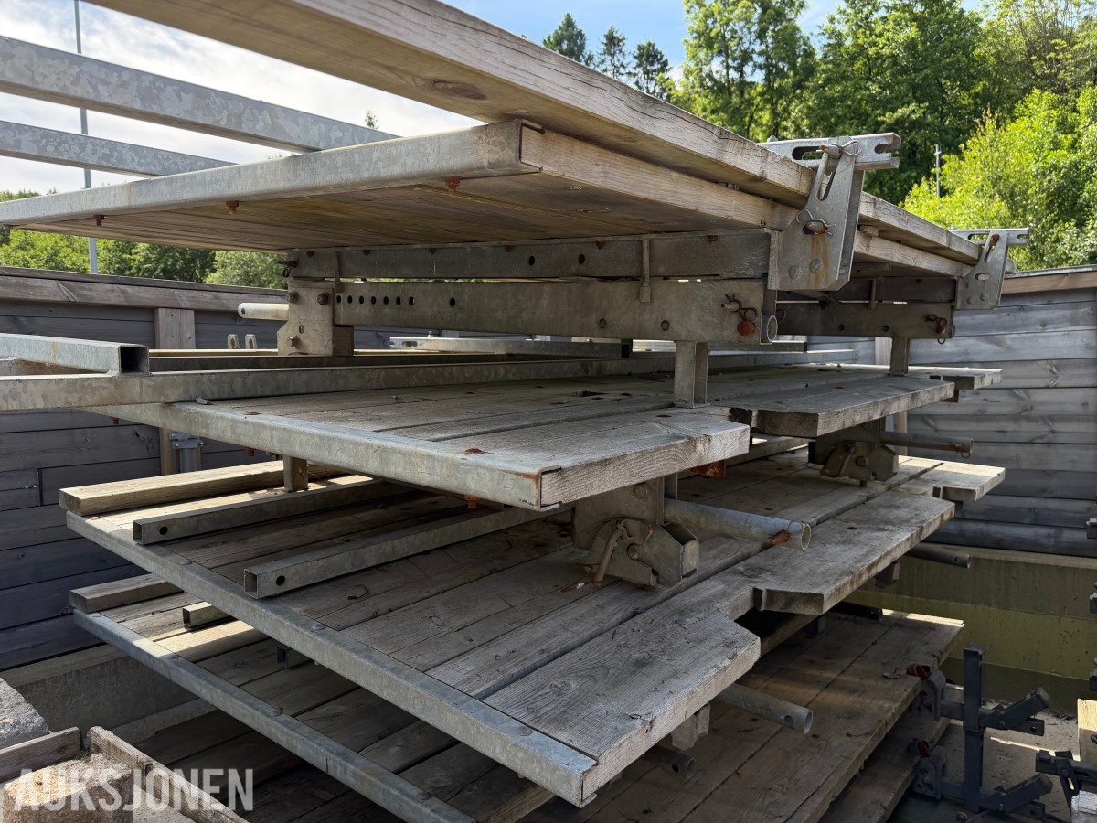 HÜNNEBECK SAMMENLEGGBART HENGESTILLAS 3,0 M – 4 STK ENHETER