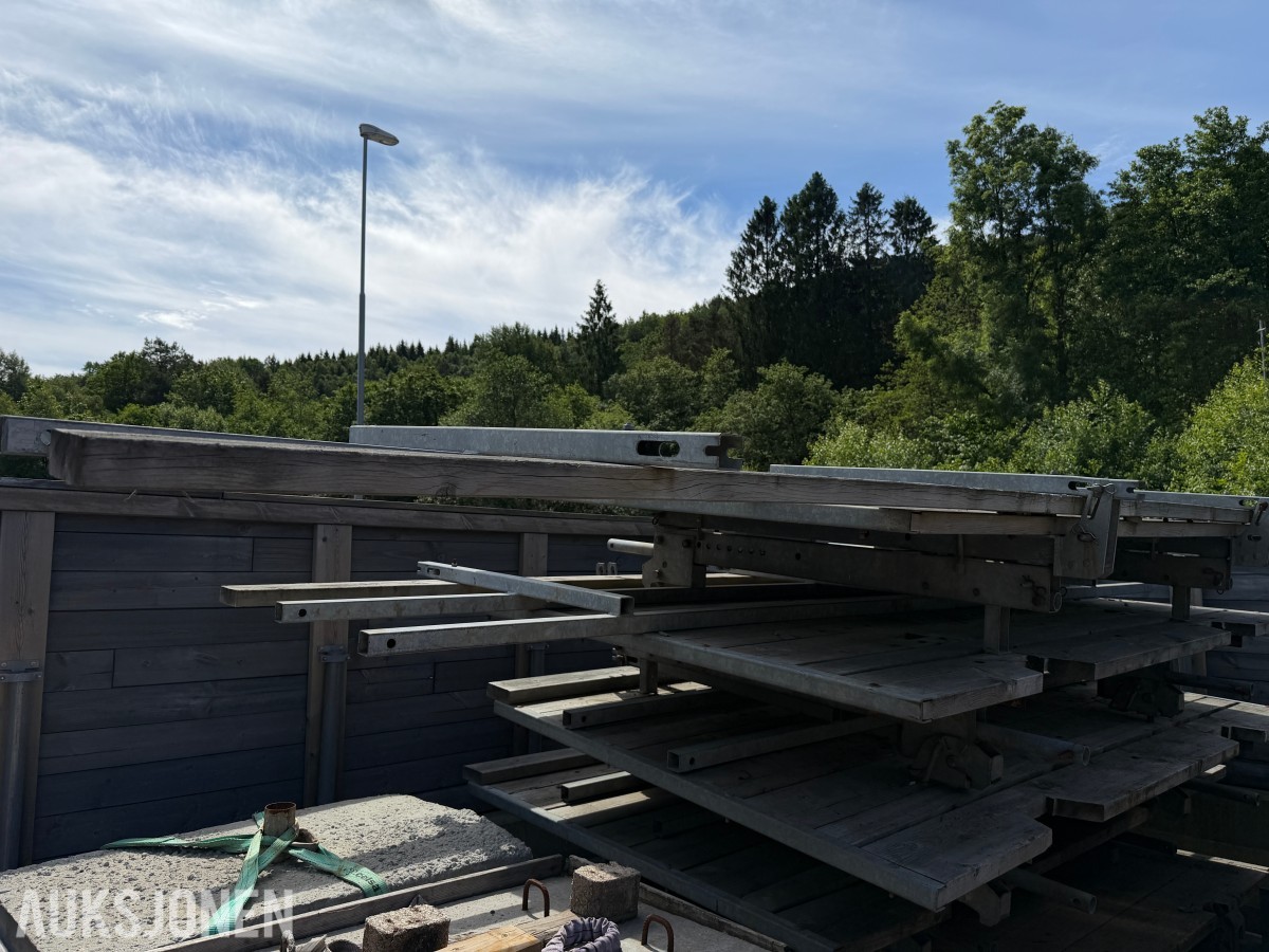 HÜNNEBECK SAMMENLEGGBART HENGESTILLAS 3,0 M – 4 STK ENHETER