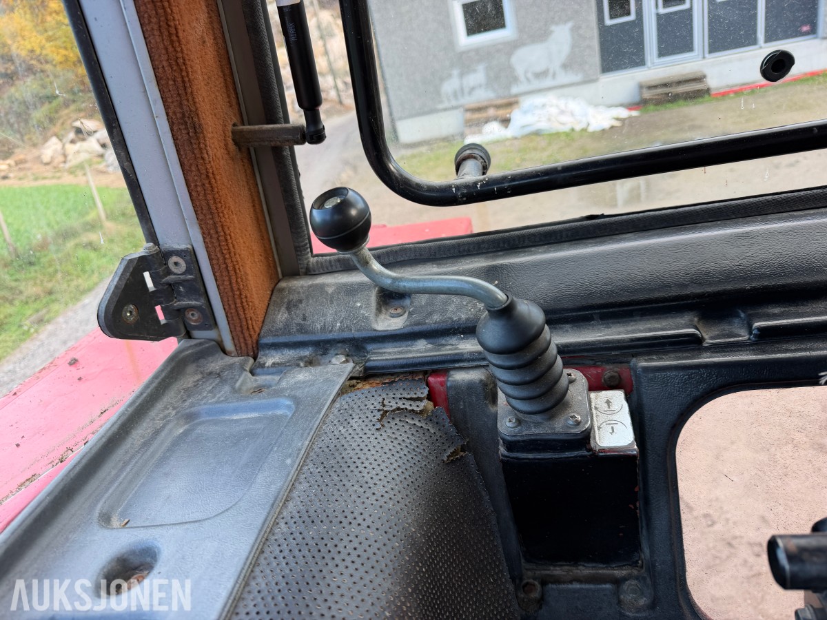 1984 Massey Ferguson 690