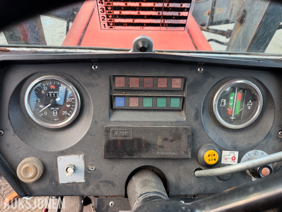 1984 Massey Ferguson 690