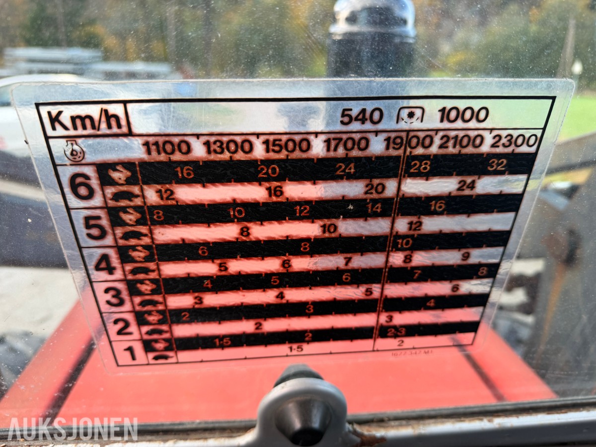 1984 Massey Ferguson 690