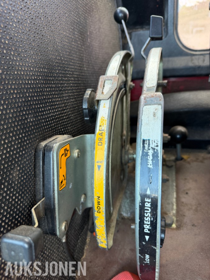 1984 Massey Ferguson 690