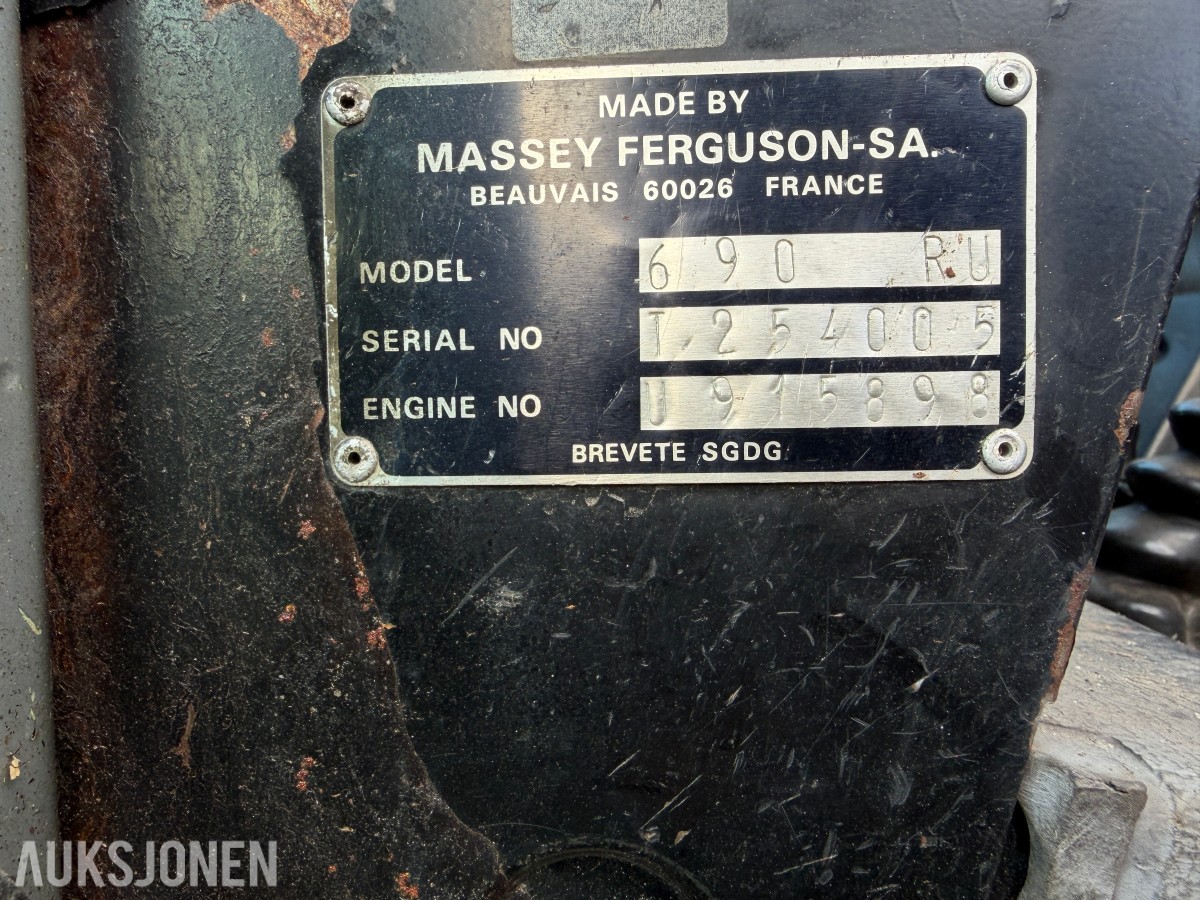 1984 Massey Ferguson 690