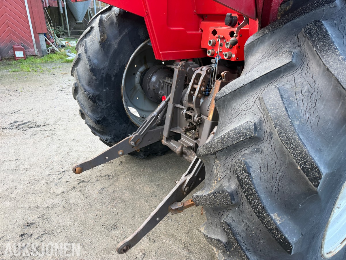 1984 Massey Ferguson 690