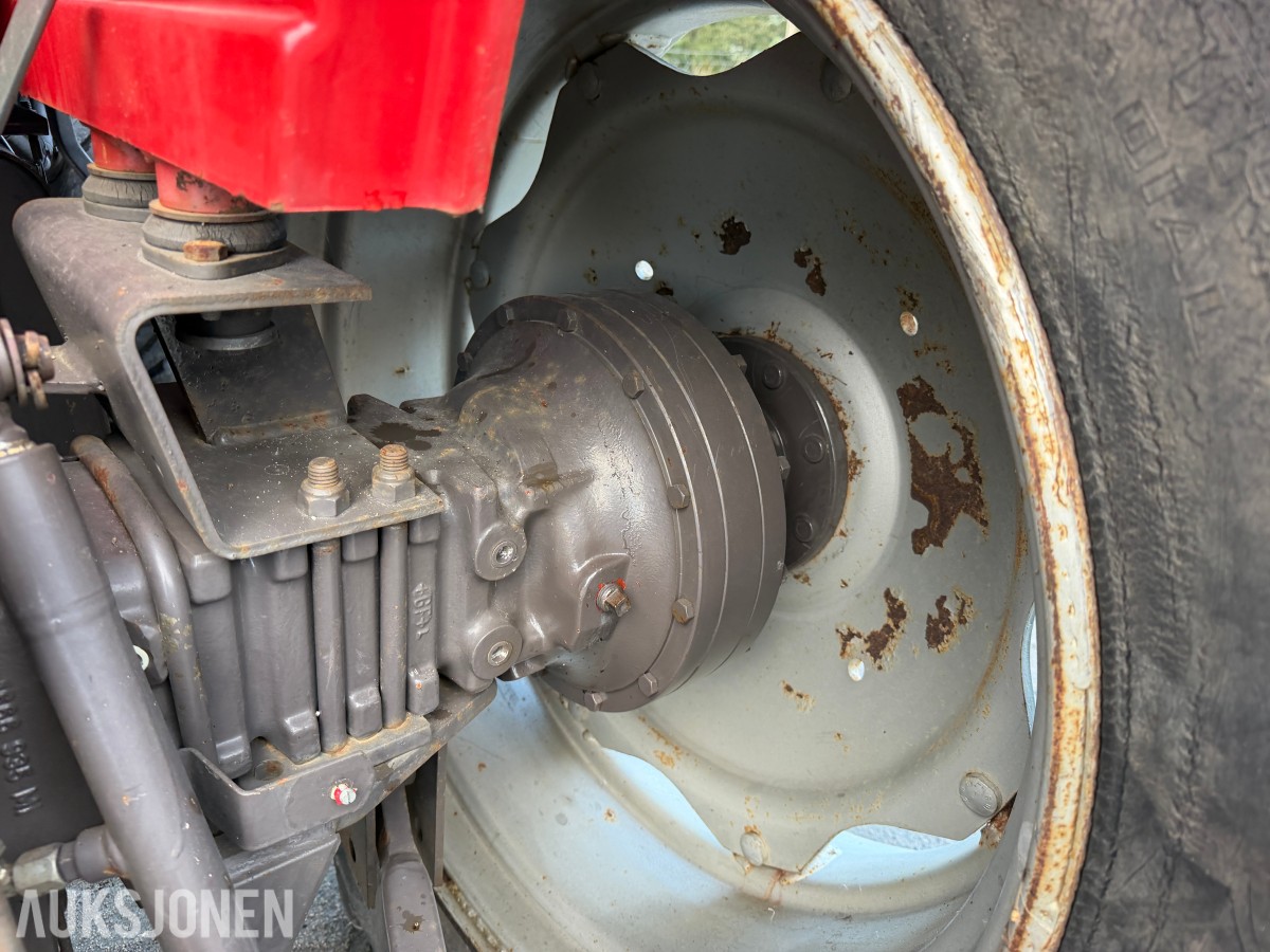 1984 Massey Ferguson 690