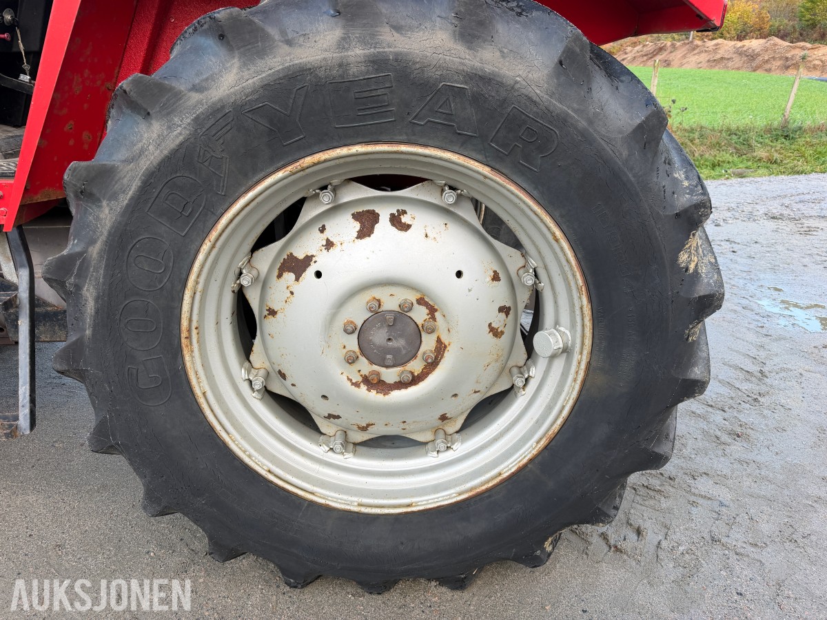 1984 Massey Ferguson 690