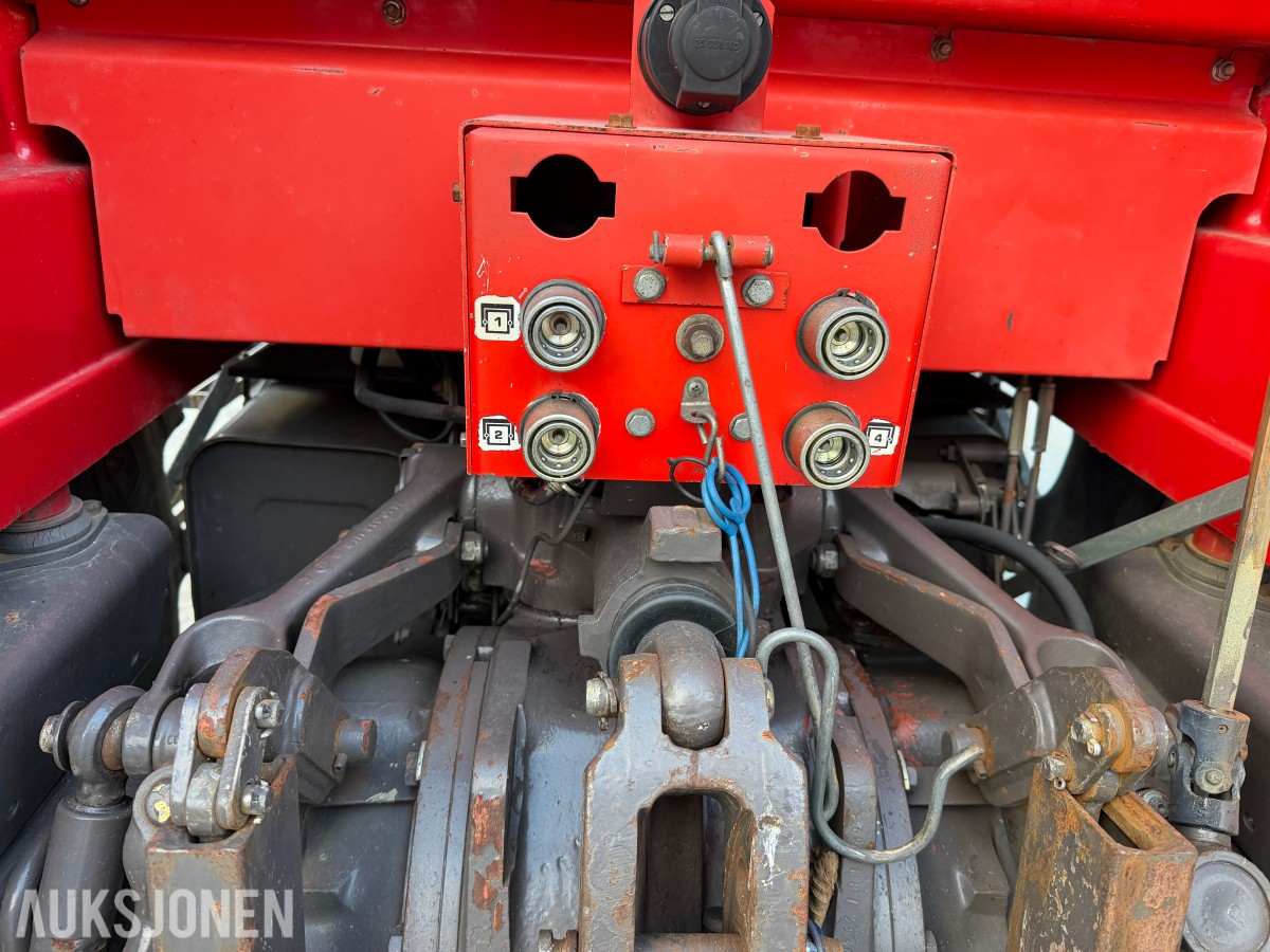 1984 Massey Ferguson 690