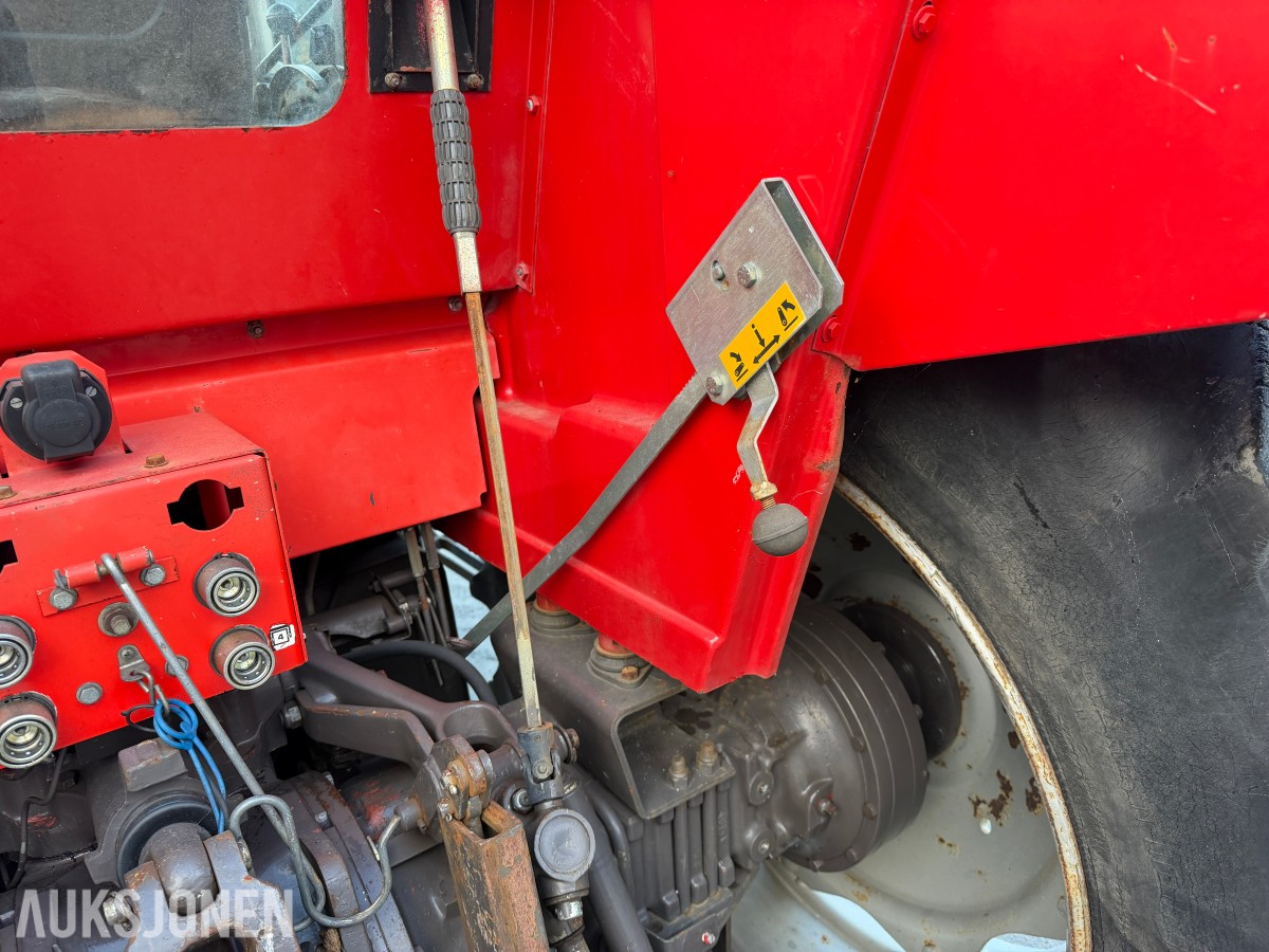 1984 Massey Ferguson 690