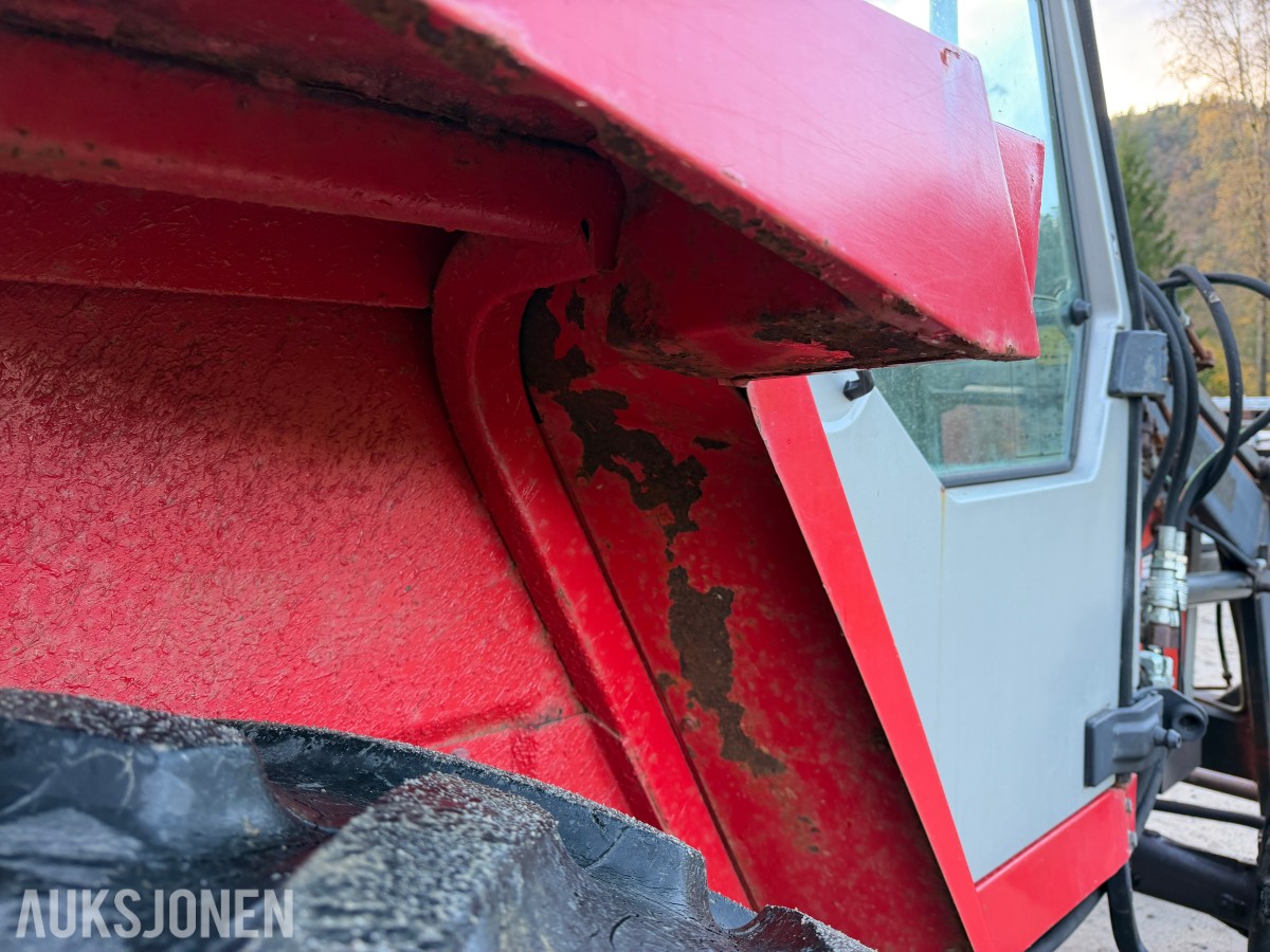 1984 Massey Ferguson 690