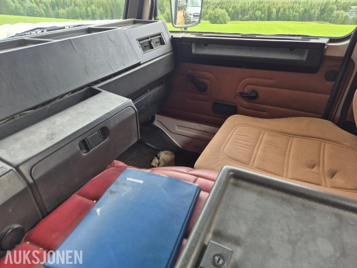 1984 Scania P82H