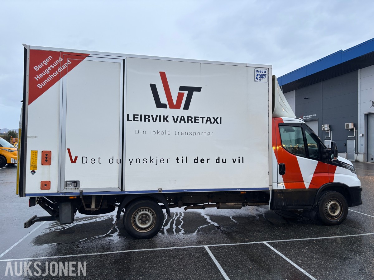 2020 IVECO DAILY 35S16 SKAPBIL, 19M³, 8 PALLERS, BAKLØFTER, MOTORHAVARI`