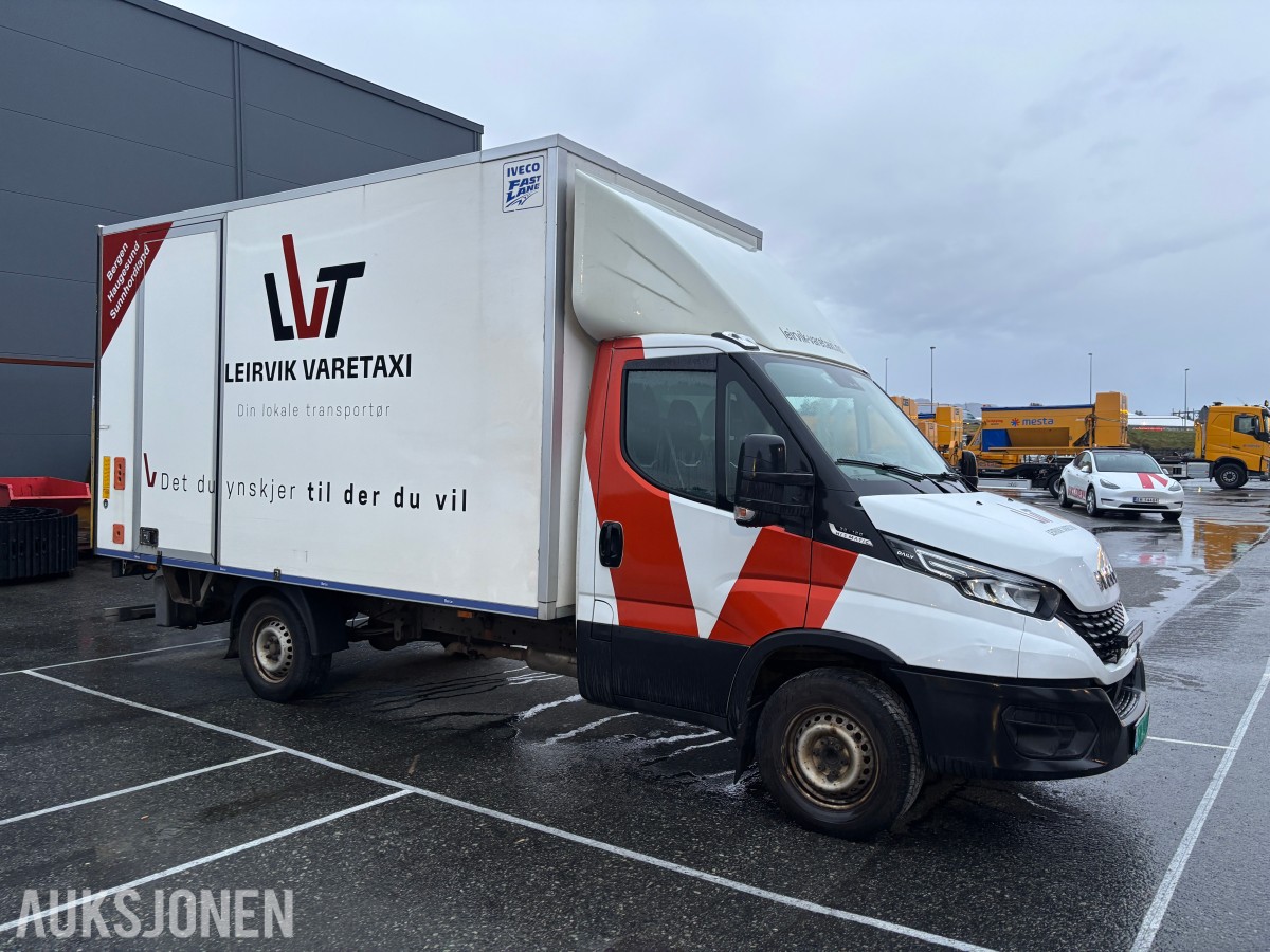 2020 IVECO DAILY 35S16 SKAPBIL, 19M³, 8 PALLERS, BAKLØFTER, MOTORHAVARI`