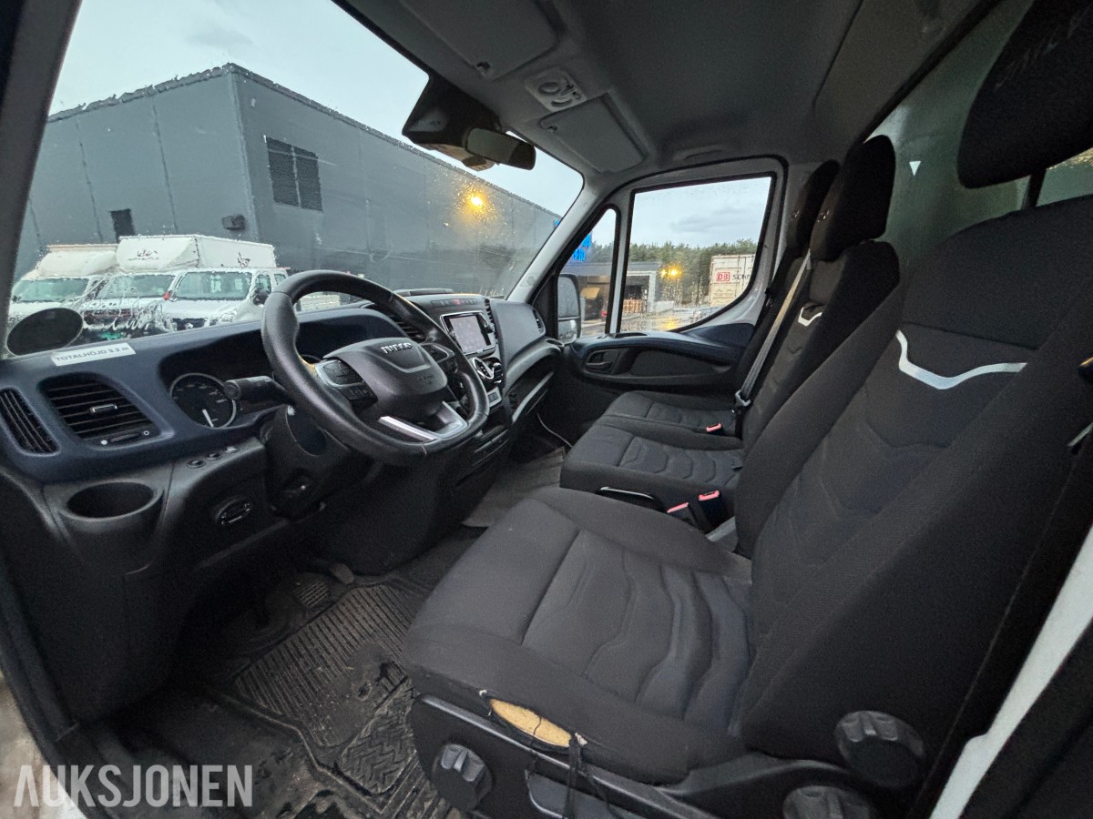 2020 IVECO DAILY 35S16 SKAPBIL, 19M³, 8 PALLERS, BAKLØFTER, MOTORHAVARI`