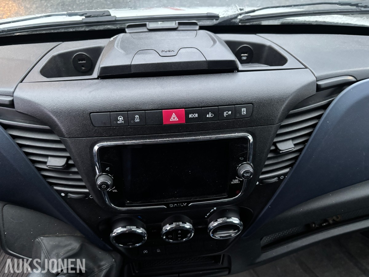 2020 IVECO DAILY 35S16 SKAPBIL, 19M³, 8 PALLERS, BAKLØFTER, MOTORHAVARI`