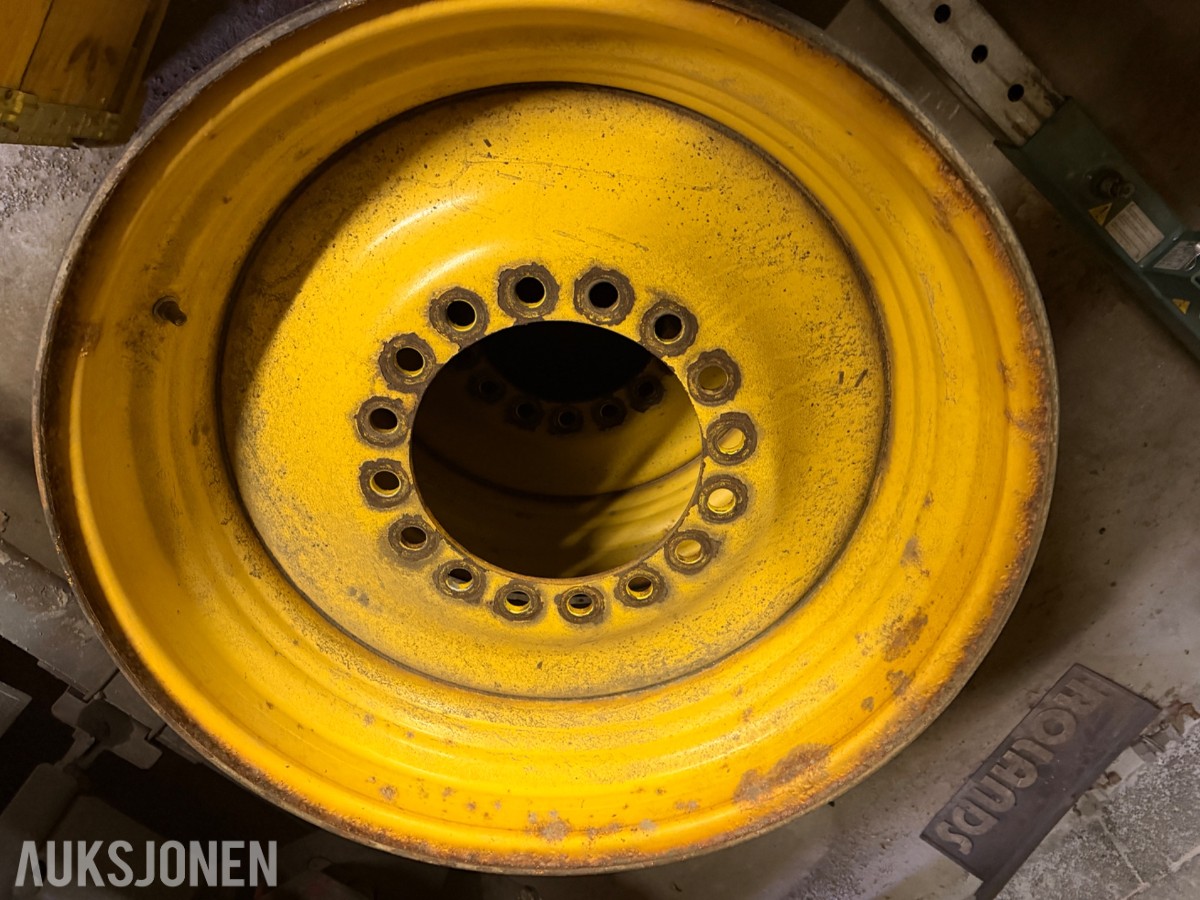 4 stk. 30" felger til Volvo L70/L90