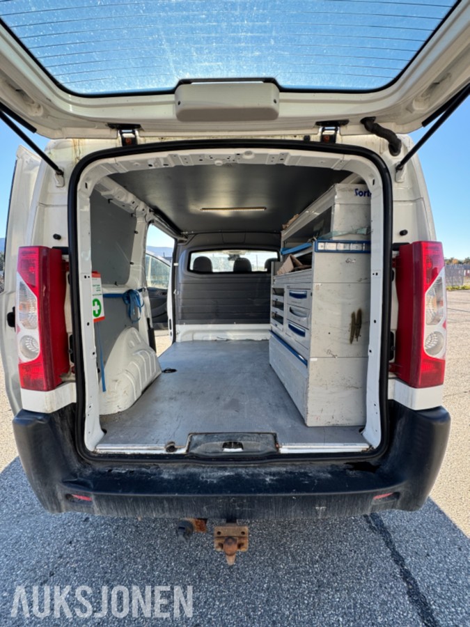 2013 Peugeot EXPERT 2.0 D 163HK 3 SETER HENGERFESTE SKYVEDØRER