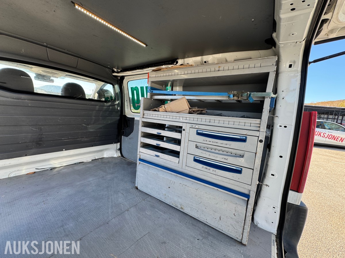 2013 Peugeot EXPERT 2.0 D 163HK 3 SETER HENGERFESTE SKYVEDØRER