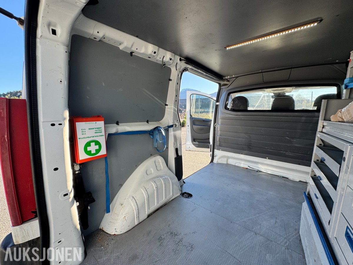2013 Peugeot EXPERT 2.0 D 163HK 3 SETER HENGERFESTE SKYVEDØRER