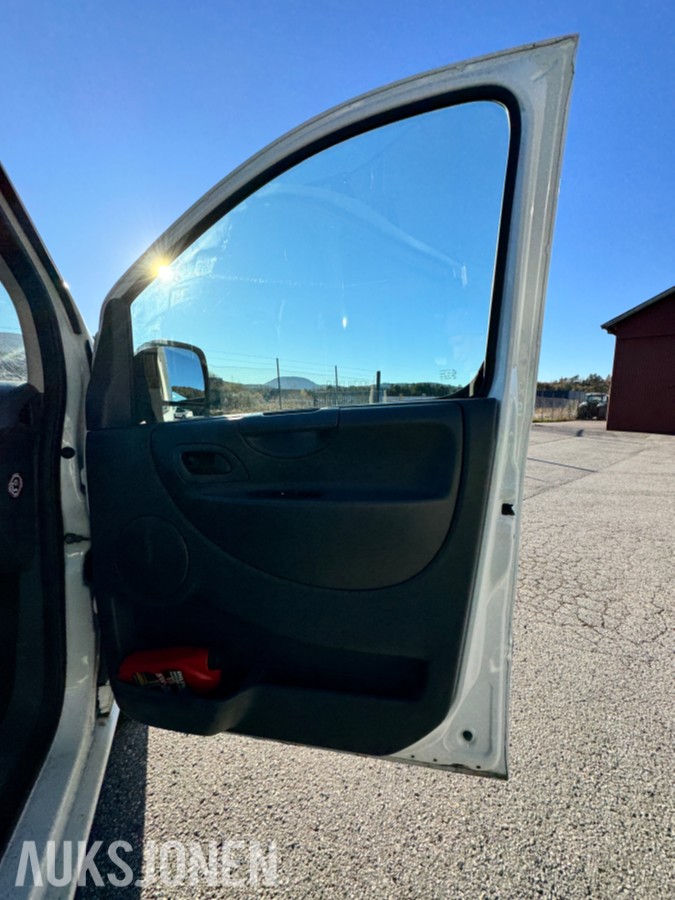2013 Peugeot EXPERT 2.0 D 163HK 3 SETER HENGERFESTE SKYVEDØRER