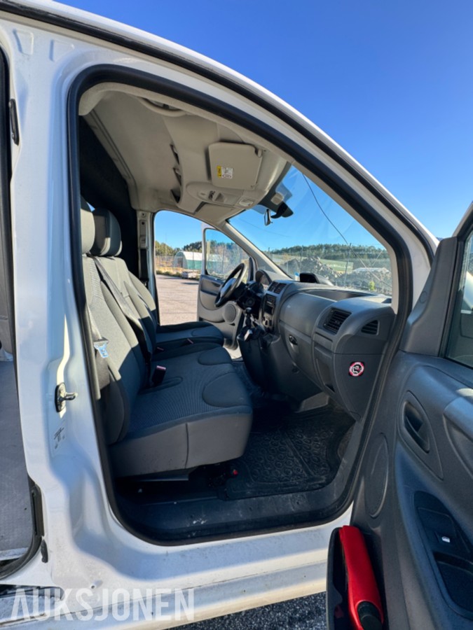 2013 Peugeot EXPERT 2.0 D 163HK 3 SETER HENGERFESTE SKYVEDØRER