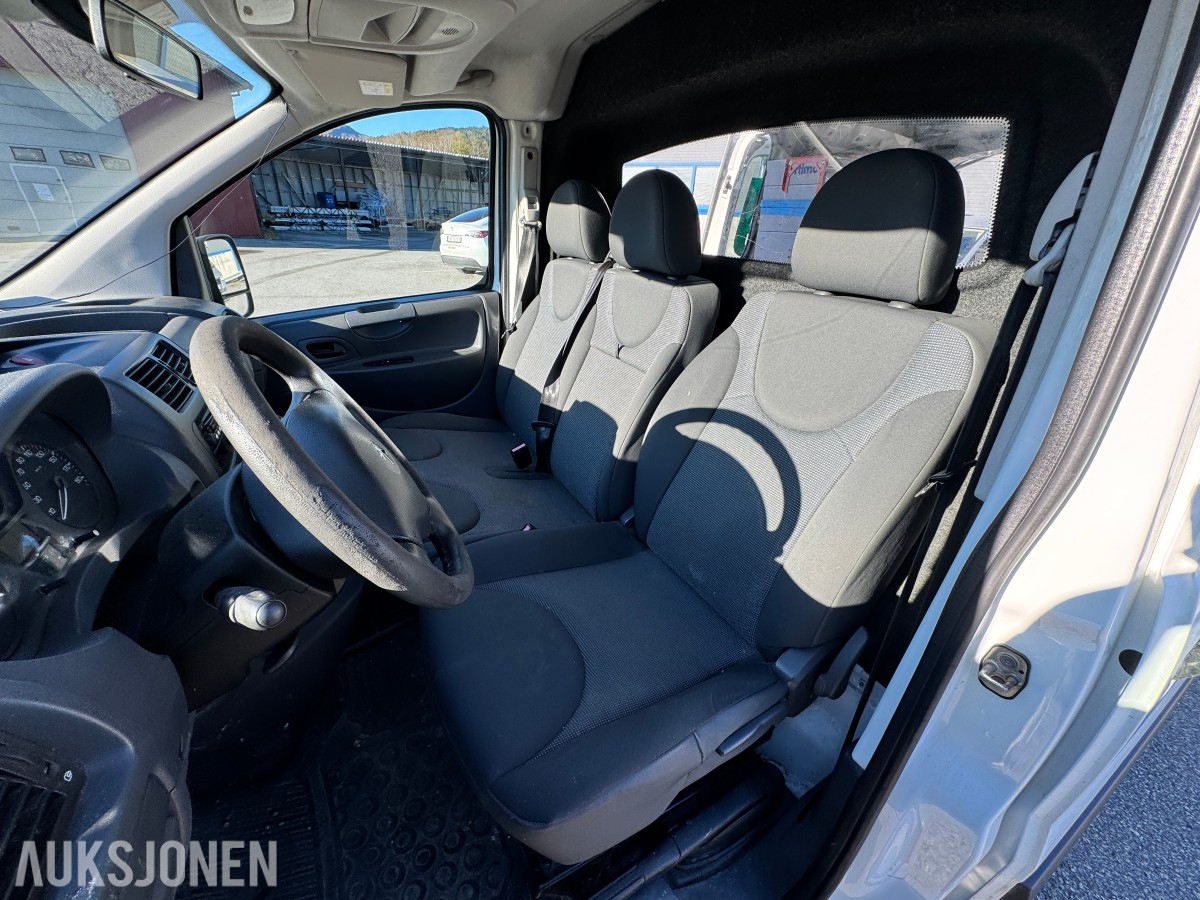 2013 Peugeot EXPERT 2.0 D 163HK 3 SETER HENGERFESTE SKYVEDØRER