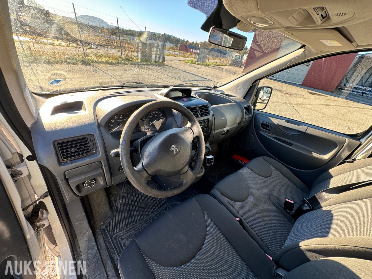 2013 Peugeot EXPERT 2.0 D 163HK 3 SETER HENGERFESTE SKYVEDØRER